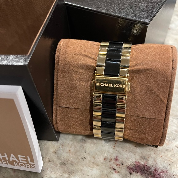 Women’s Michael Kors Gold Zebra Watch - Picture 5 of 6